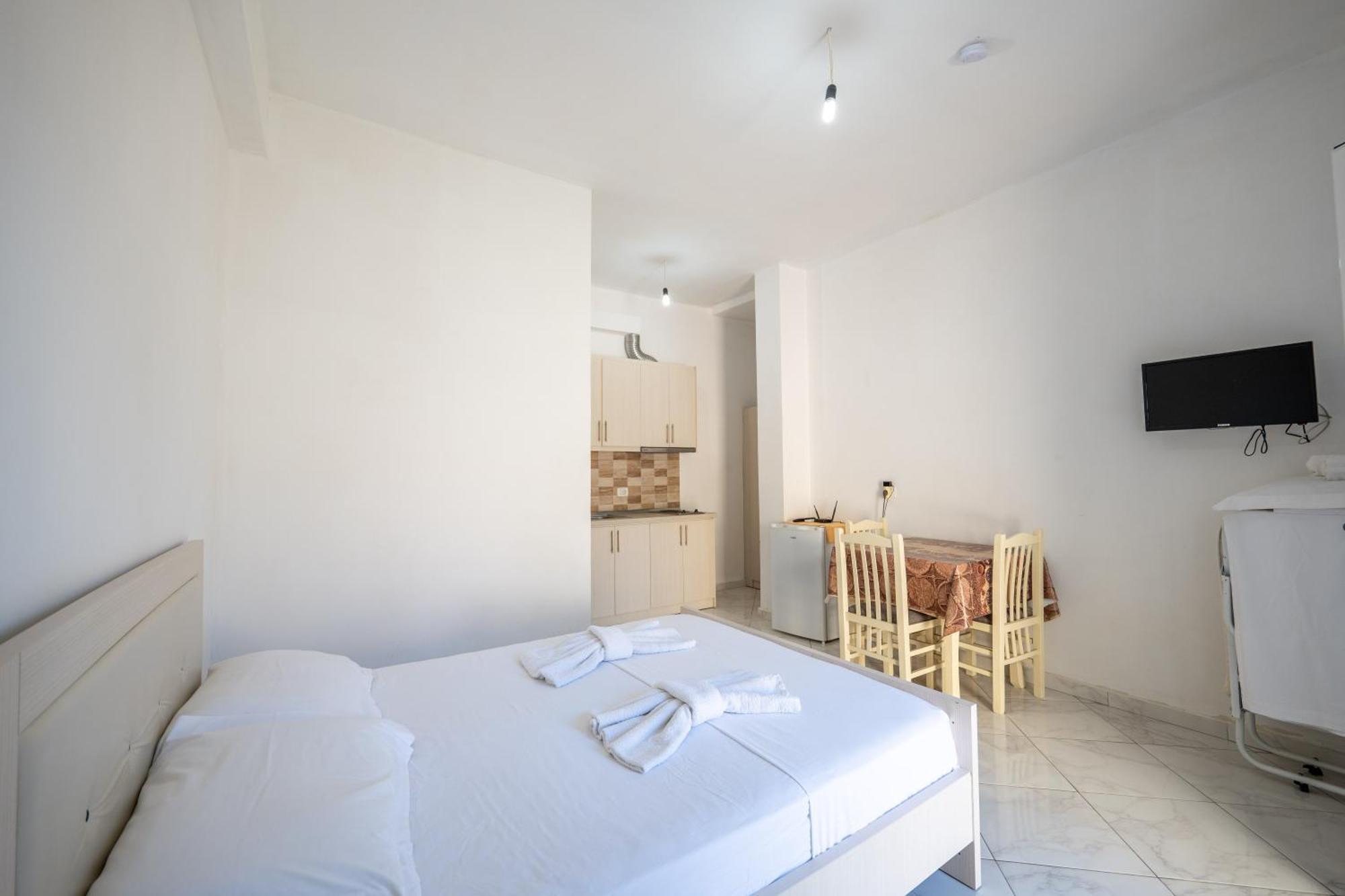 Vila Celi Sarandë 外观 照片