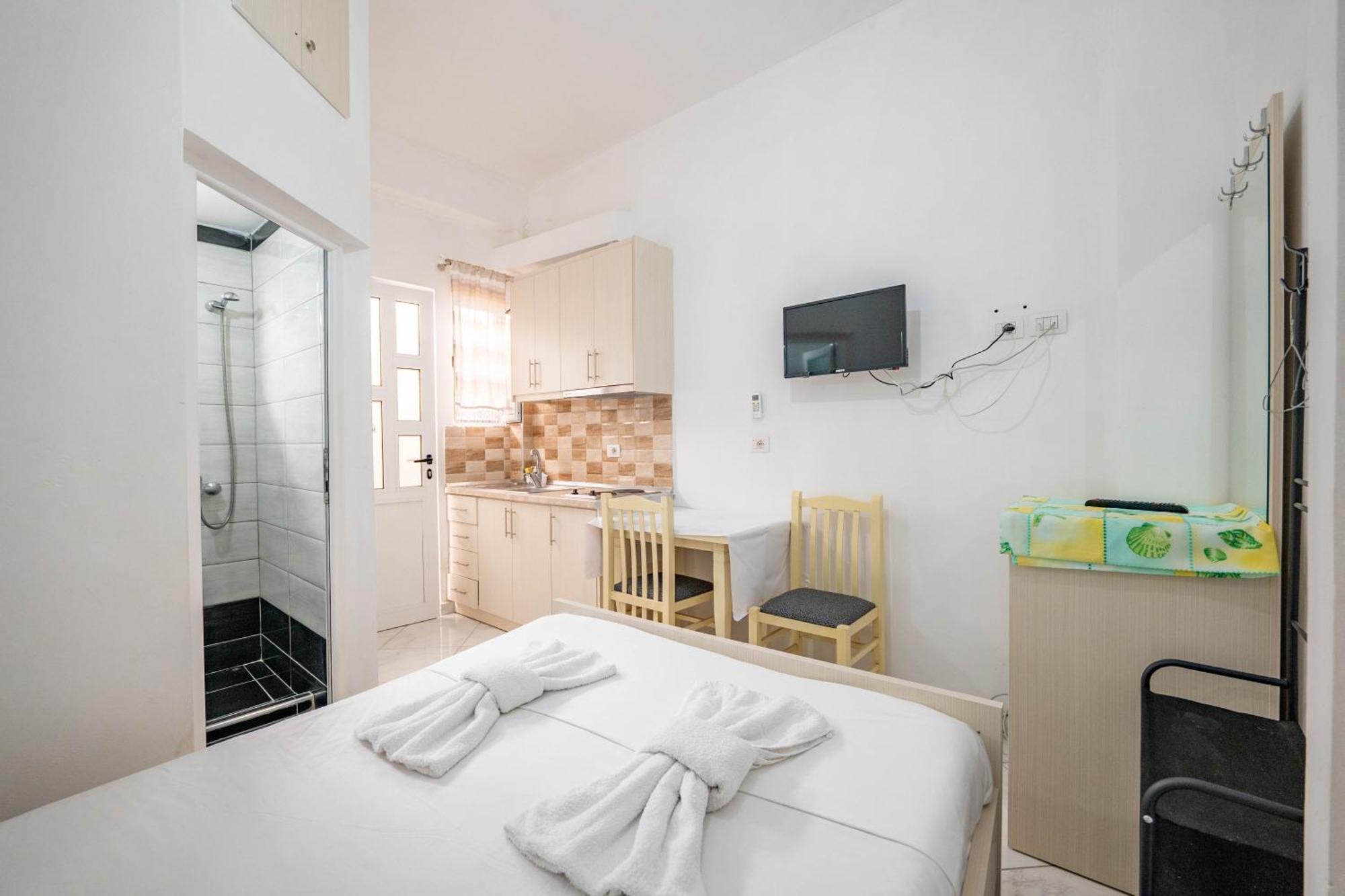 Vila Celi Sarandë 外观 照片